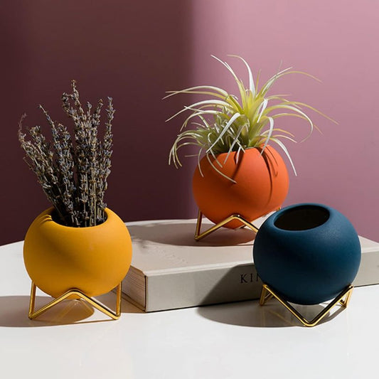 GLIMPSE |  Stylish Round Planter with Metal Base