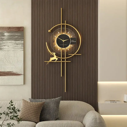 GLIMPSE | Artistically elegant clock with gold touch