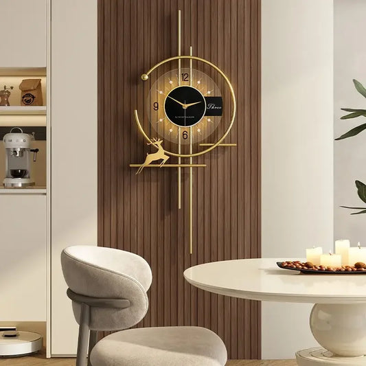 GLIMPSE | Artistically elegant clock with gold touch