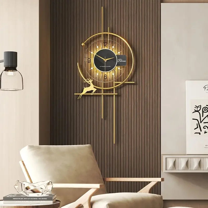 GLIMPSE | Artistically elegant clock with gold touch