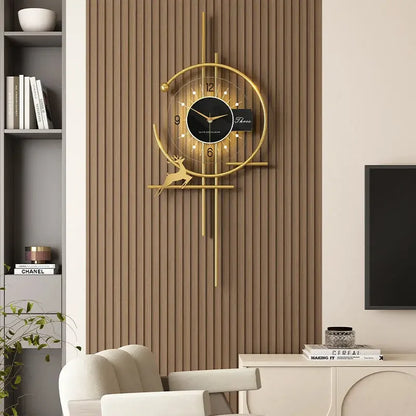 GLIMPSE | Artistically elegant clock with gold touch