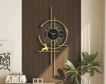 GLIMPSE | Artistically elegant clock with gold touch