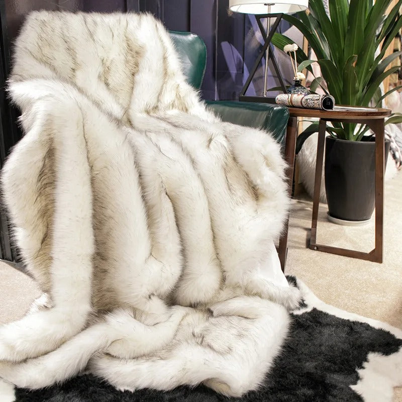 GLIMPSE | Luxury blanket of plush faux fur